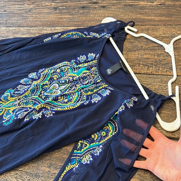 International Concepts Top Size Medium - Picture 8 of 8